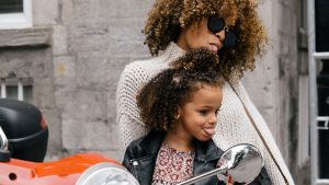 Mastercard: Festeja a mamá enseñándole cómo empezar una experiencia digital