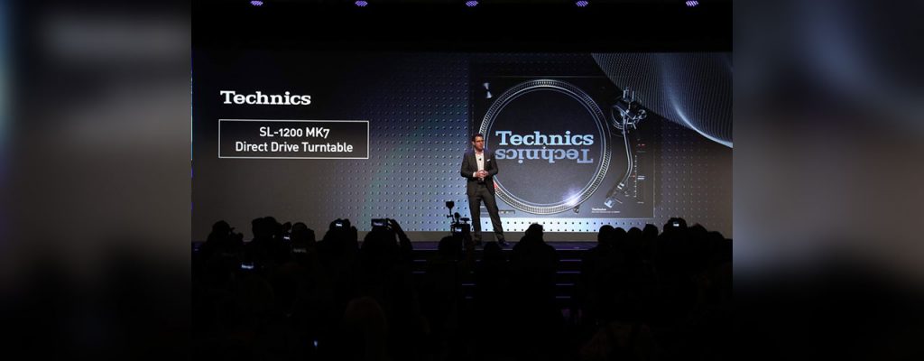 Panasonic devela nueva tornamesa Technics SL-1200 MK7 de motor directo