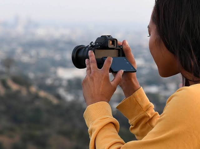Resultado de imagen de Nikon Z50 pantalla"